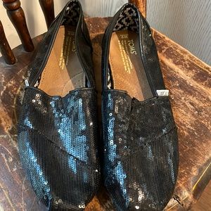 Black Sequins Toms